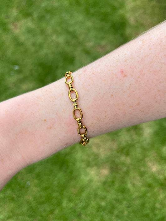 Atlas Bracelet in Gold