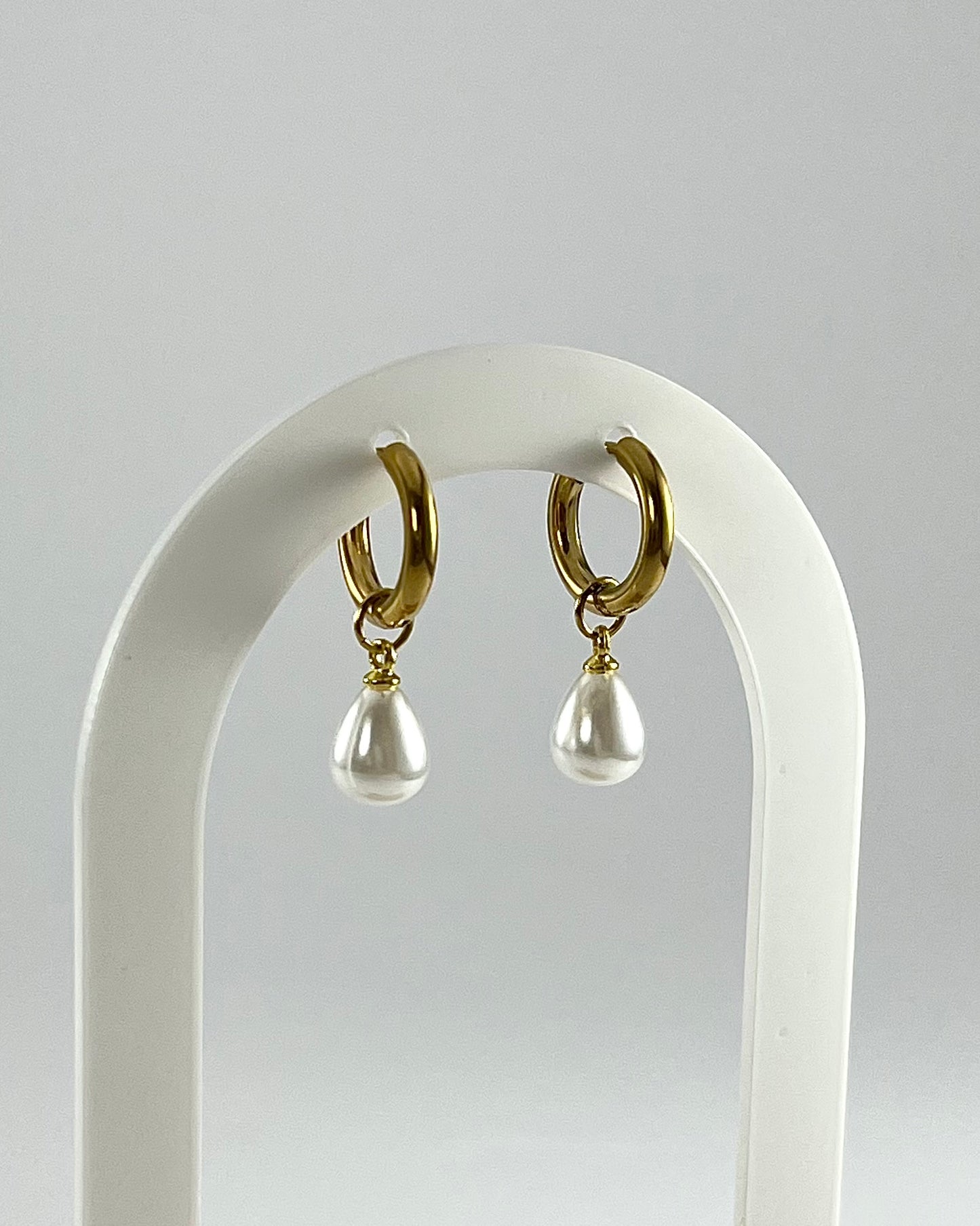 Pearla Drop Earrings in Gold