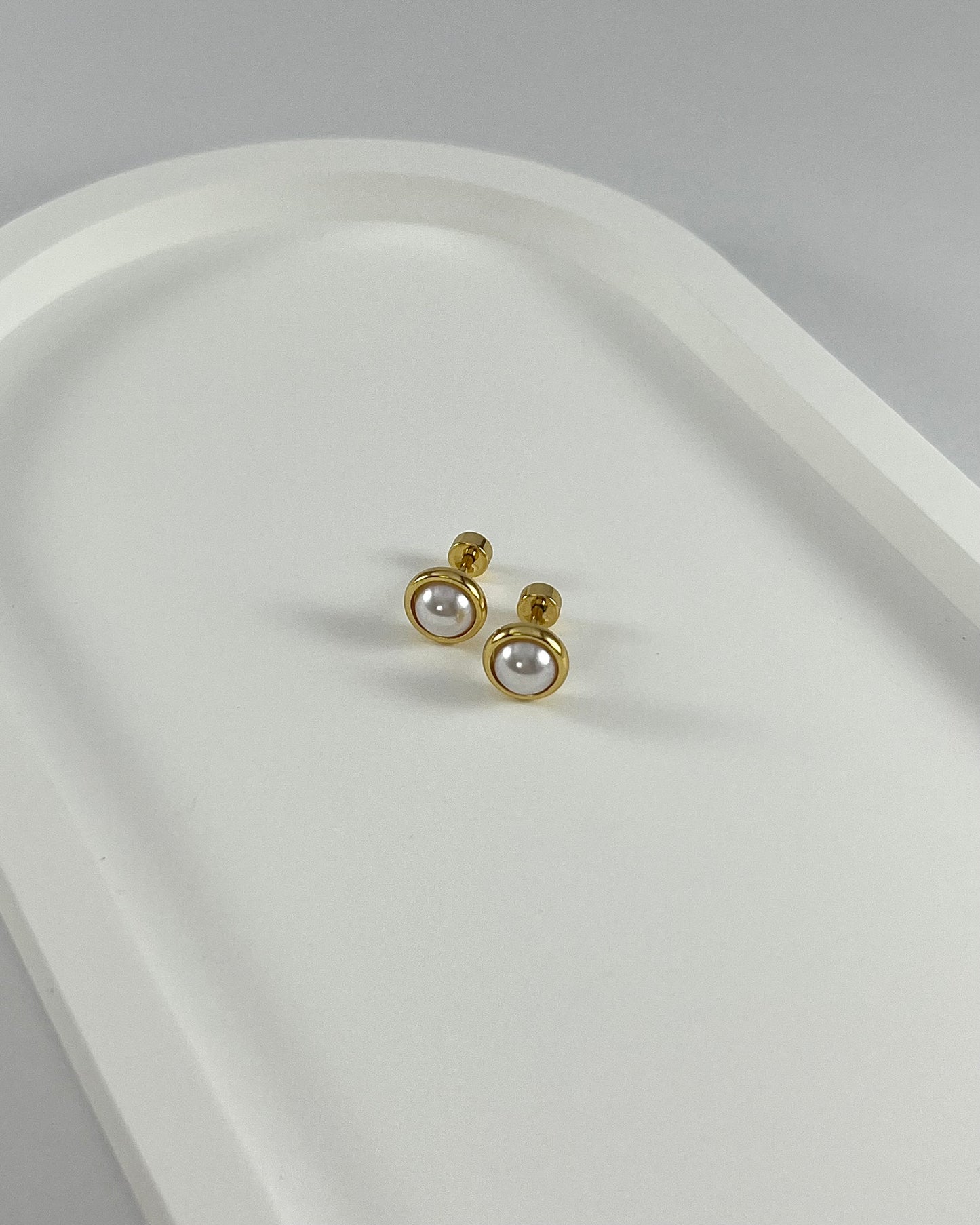 Ellie Earrings in Gold