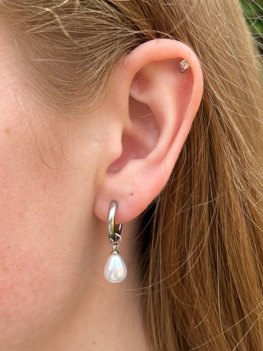 Pearla Drop Earrings in Silver