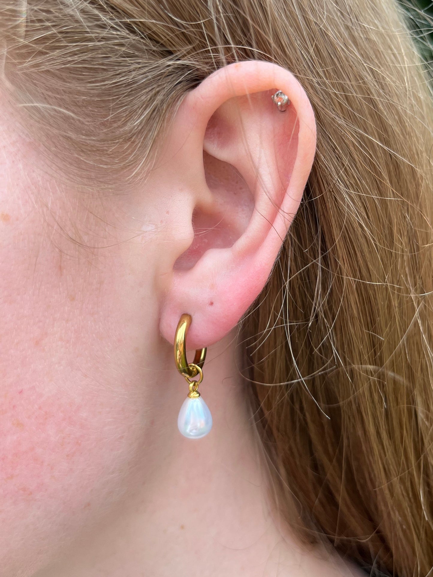 Pearla Drop Earrings in Gold