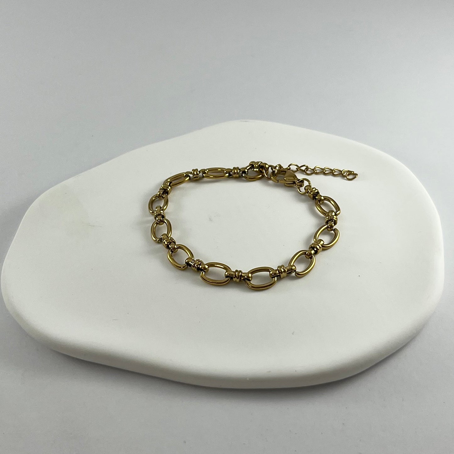 Atlas Bracelet in Gold