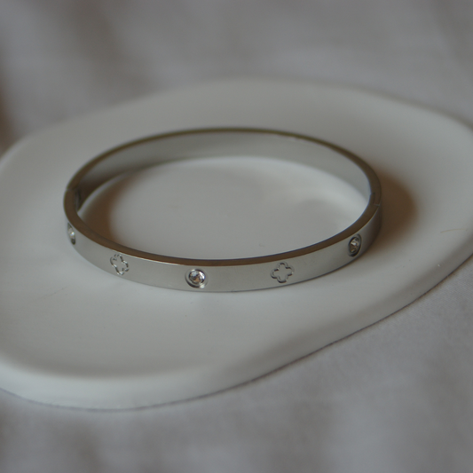 Fortuna Bangle in Silver